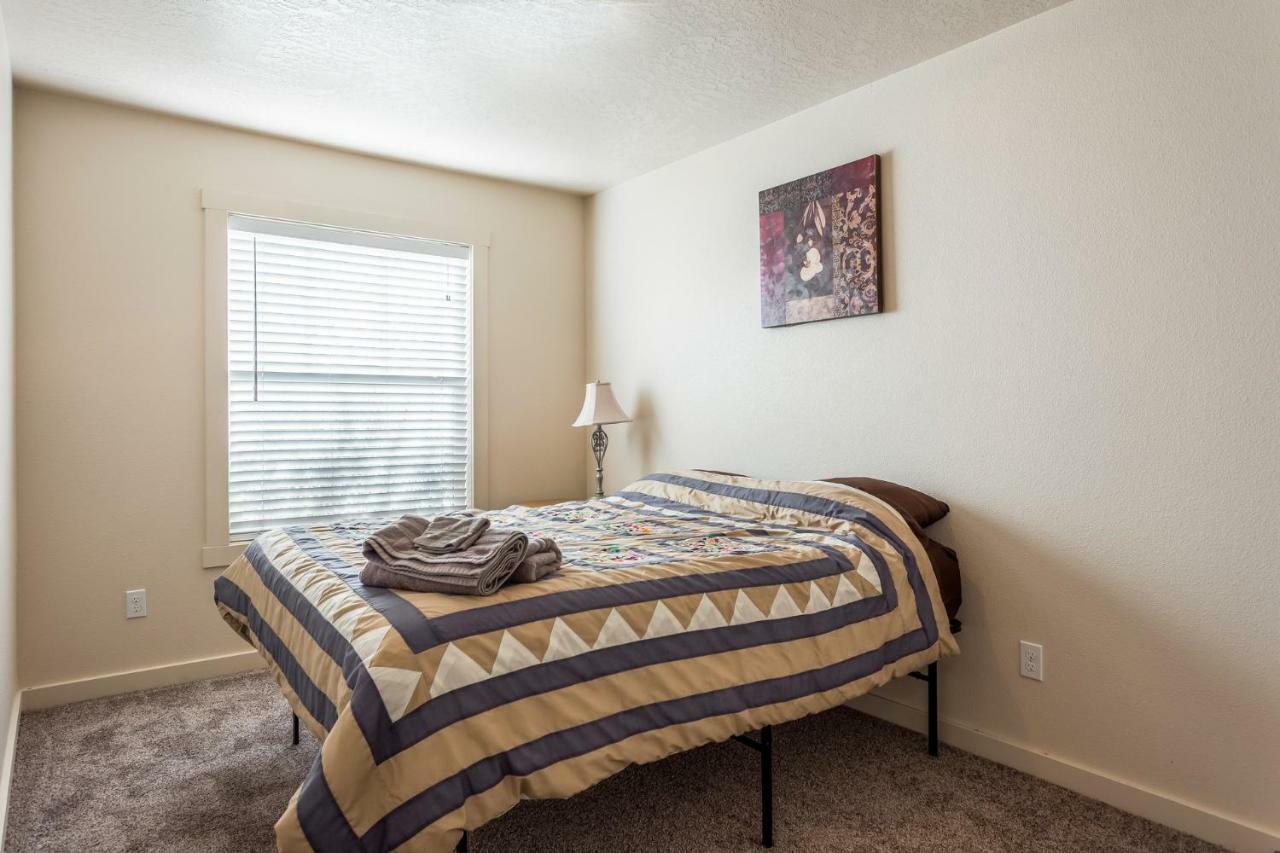 Gray Cloud Townhomes Meridian Dış mekan fotoğraf